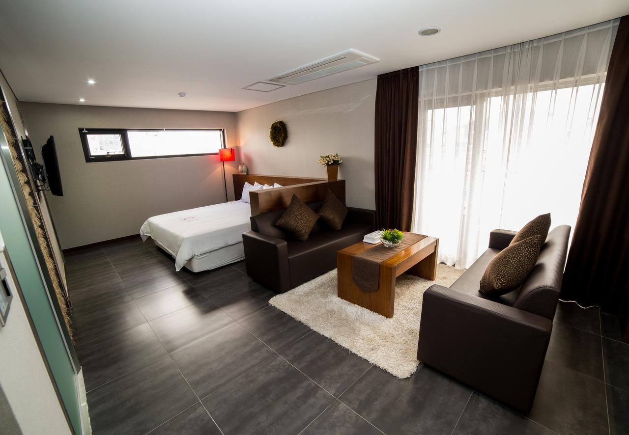 Reve Business Hotel 제주 외부 사진