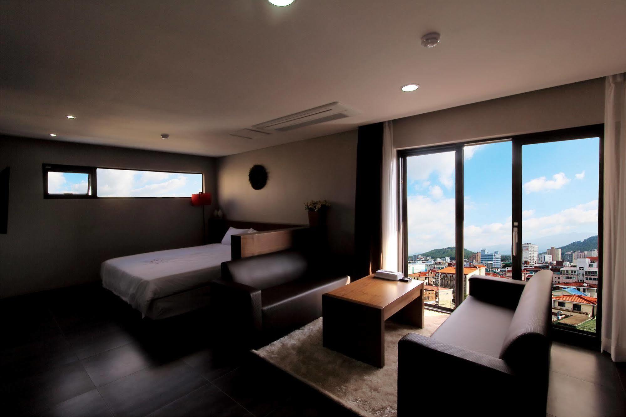 Reve Business Hotel 제주 외부 사진