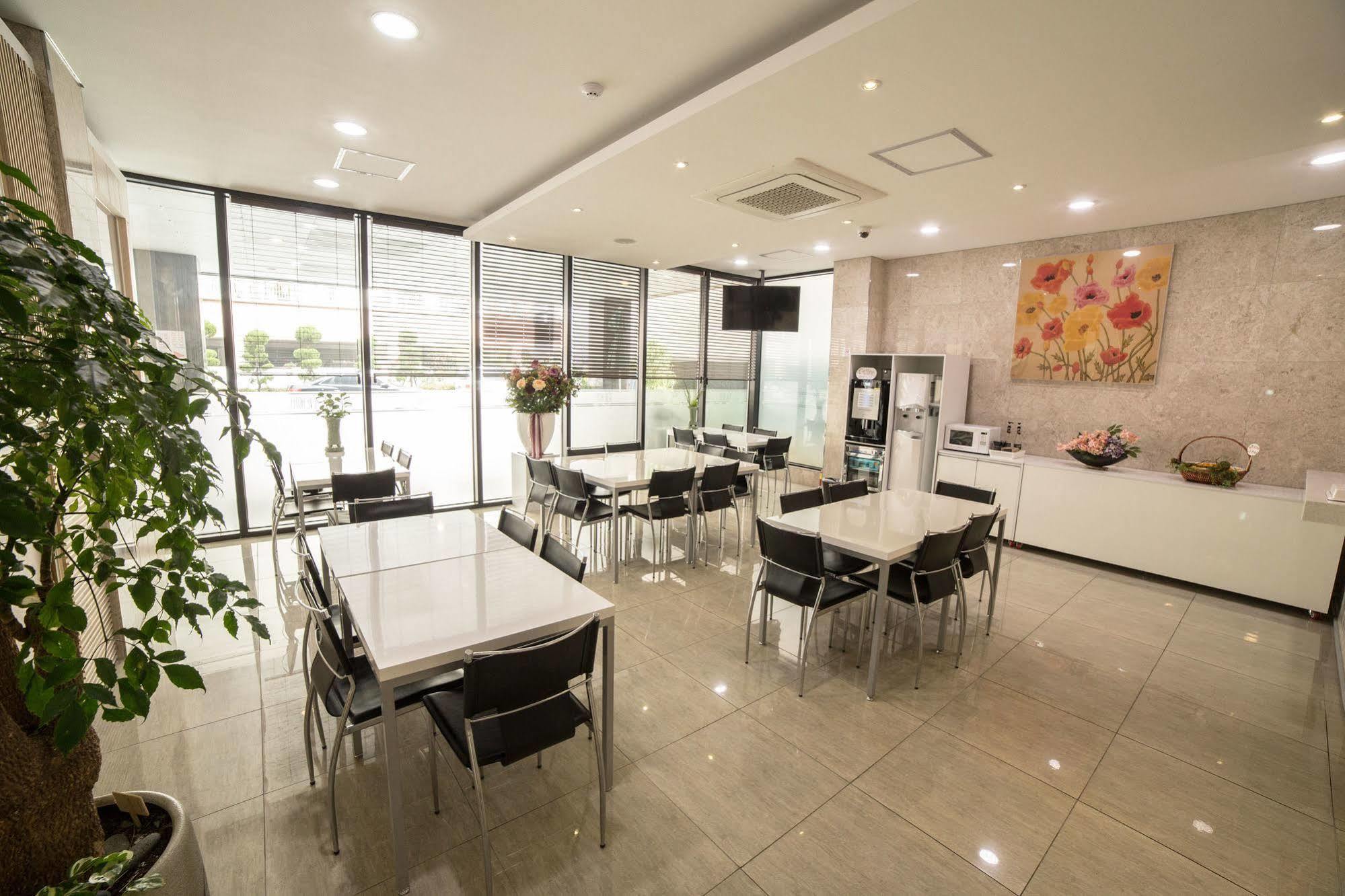 Reve Business Hotel 제주 외부 사진