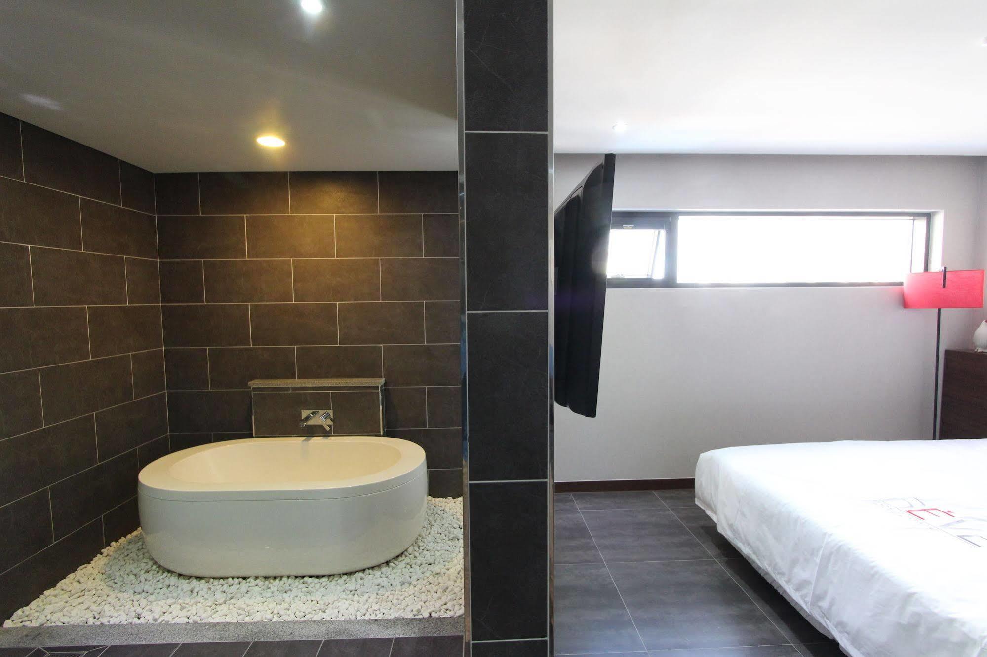 Reve Business Hotel 제주 외부 사진